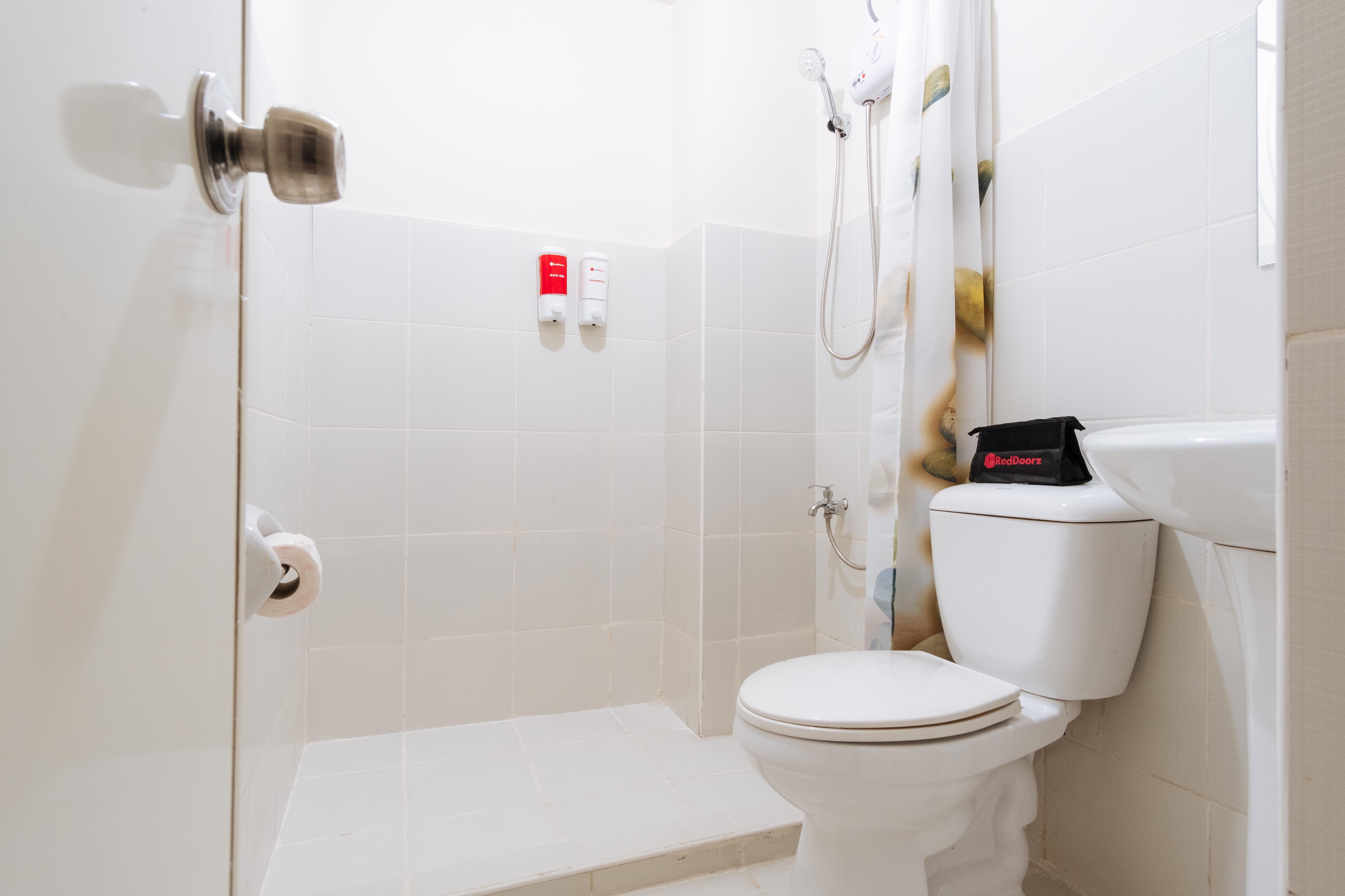 Reddoorz At Kassel Residences Paranaque Paranaque City Exterior foto